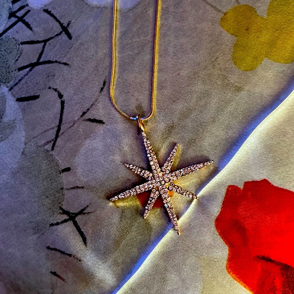 Sparkly Snowflake Necklace in Gold and Rhinestones